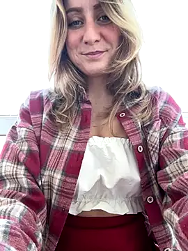 Snapshot of Puzdosia chatting on 10.21.25 Puzdosia online show from 10.21.25