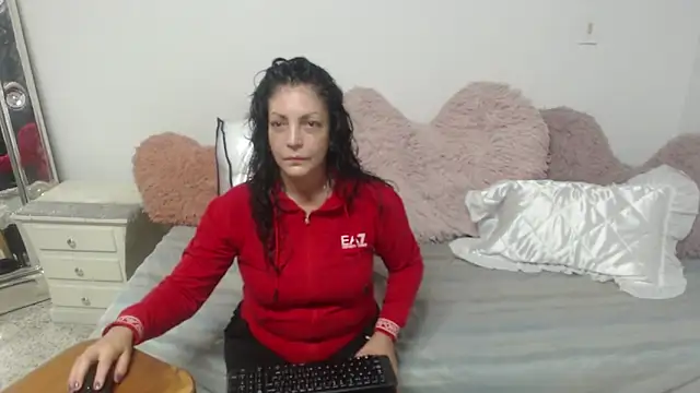 Snapshot of mijal_queen chatting on 02.27.25 mijal queen online show from 02.27.25