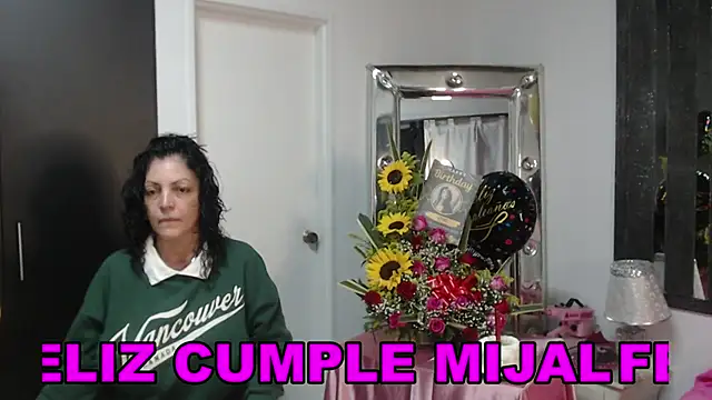 Snapshot of mijal_queen chatting on 03.07.25 mijal queen online show from 03.07.25