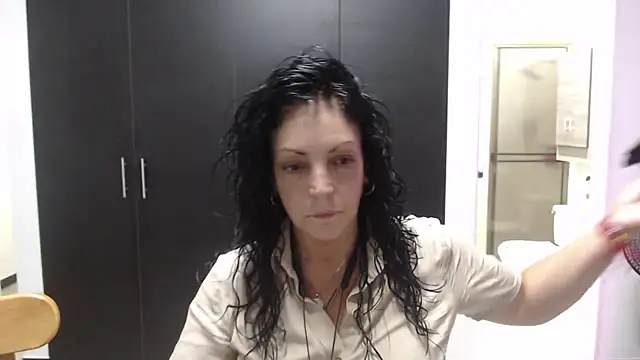 Snapshot of mijal_queen chatting on 09.16.25 mijal queen online show from 09.16.25