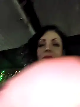 mijal queen online show from 10.19.25