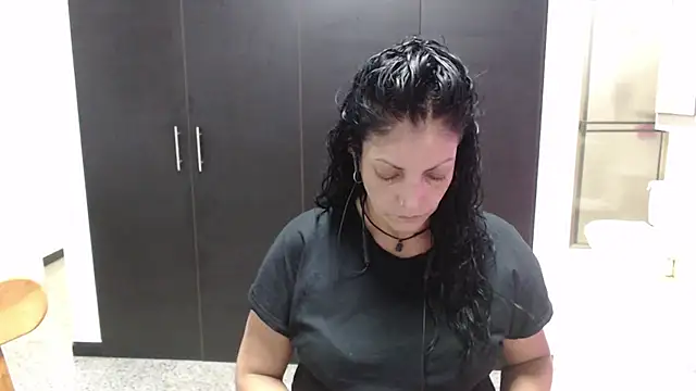 mijal queen online show from 10.22.25