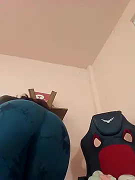 Snapshot of DORYY chatting on 09.26.25 DORYY online show from 09.26.25