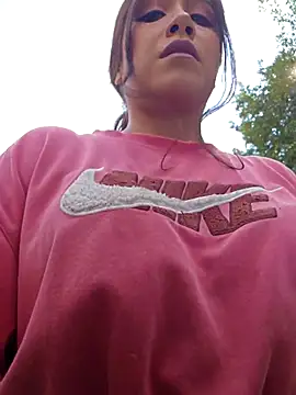 Snapshot of DORYY chatting on 10.11.25 DORYY online show from 10.11.25