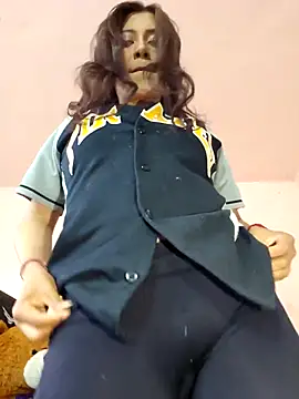 Snapshot of DORYY chatting on 10.19.25 DORYY online show from 10.19.25