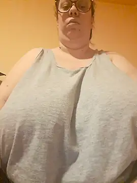 Snapshot of SenzualHotM chatting on 01.25.25 SenzualHotM online show from 01.25.25