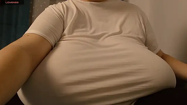 Snapshot of SenzualHotM chatting on 02.20.25 SenzualHotM online show from 02.20.25