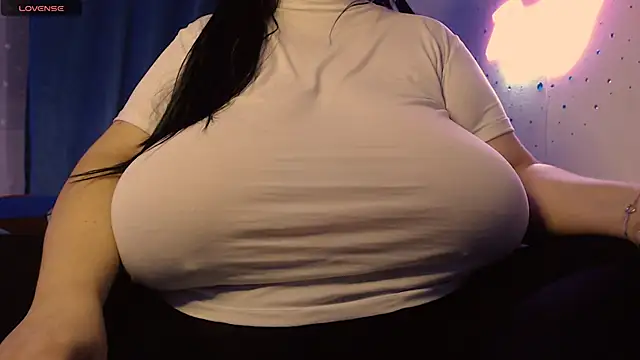 Snapshot of SenzualHotM chatting on 02.22.25 SenzualHotM online show from 02.22.25