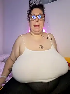 Snapshot of SenzualHotM chatting on 03.01.25 SenzualHotM online show from 03.01.25