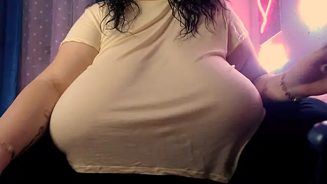 Snapshot of SenzualHotM chatting on 03.16.25 SenzualHotM online show from 03.16.25