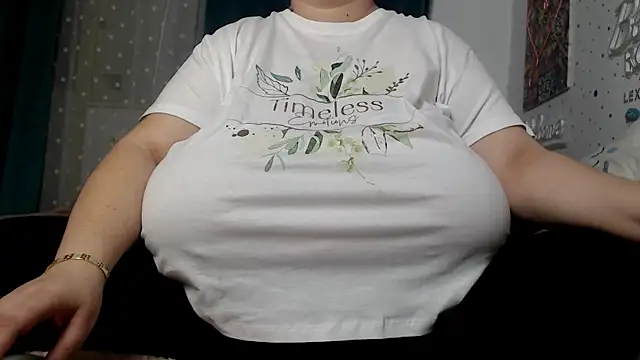 Snapshot of SenzualHotM chatting on 03.20.25 SenzualHotM online show from 03.20.25