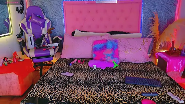 macasweet online show from 11.28.25