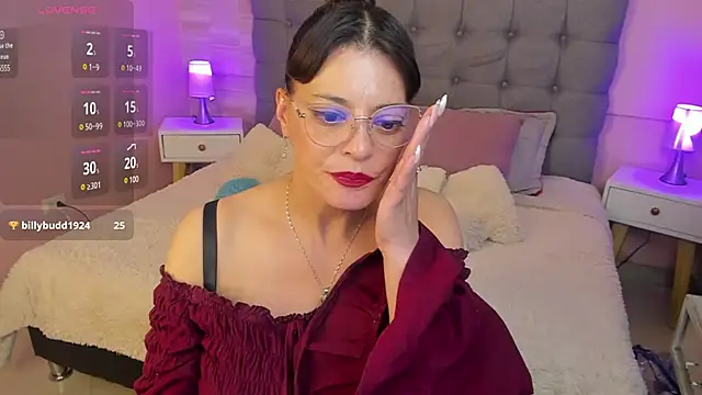 Snapshot of _Abril_W chatting on 02.18.25 Abril W online show from 02.18.25