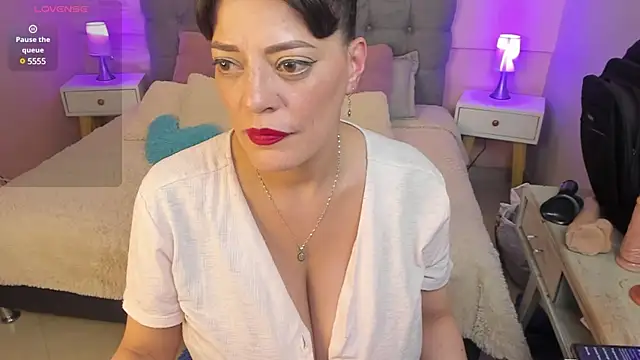 Snapshot of _Abril_W chatting on 02.21.25 Abril W online show from 02.21.25