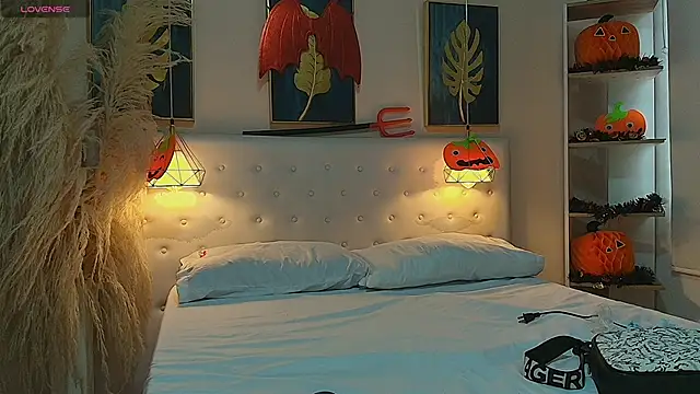 Snapshot of valerie_lya chatting on 10.16.25 valerie lya online show from 10.16.25