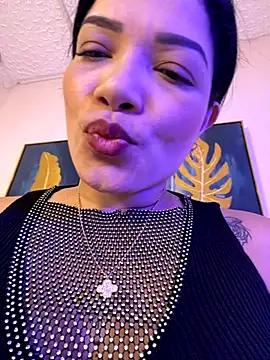 Snapshot of valerie_lya chatting on 11.01.25 valerie lya online show from 11.01.25