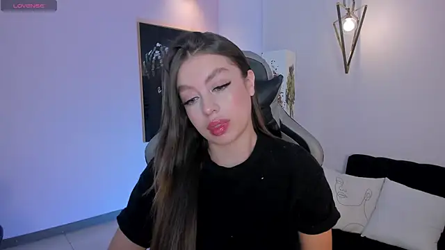 EllaClark online show from 12.09.24