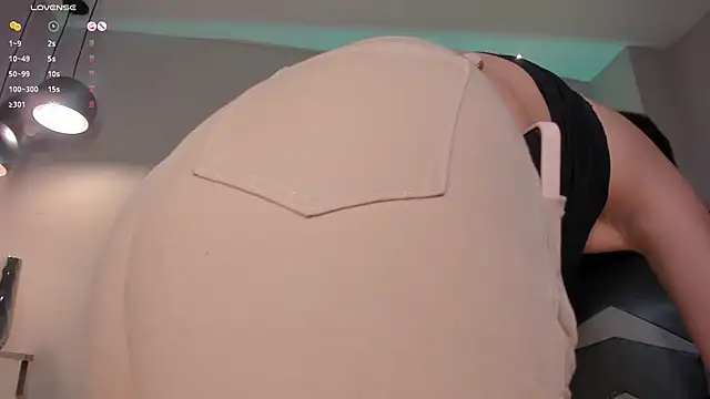 EllaClark online show from 01.19.25