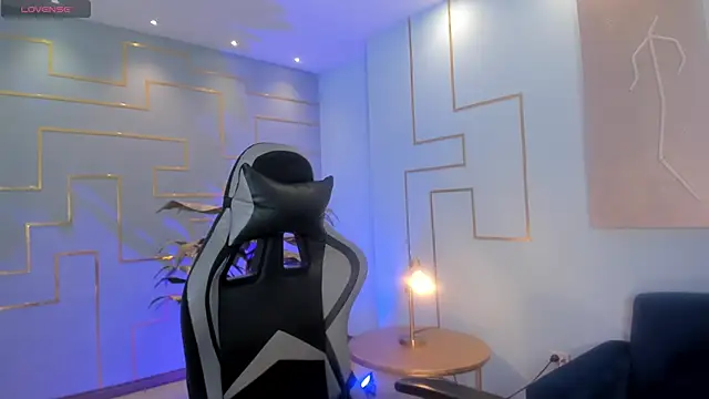 EllaClark online show from 01.29.25