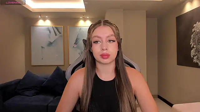 EllaClark online show from 03.22.25