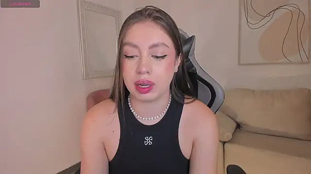 EllaClark online show from 09.10.25