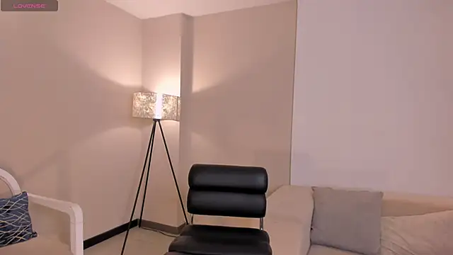 Snapshot of EllaClark chatting on 09.24.25 EllaClark online show from 09.24.25