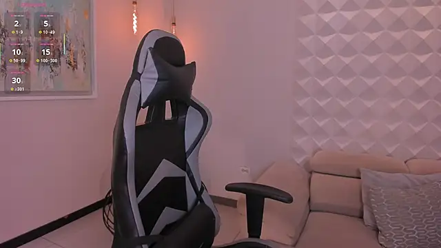 Snapshot of EllaClark chatting on 09.27.25 EllaClark online show from 09.27.25