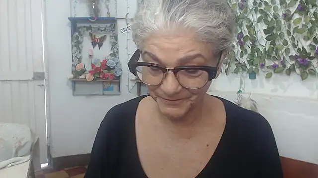 FunnyGrandma online show from 12.05.24