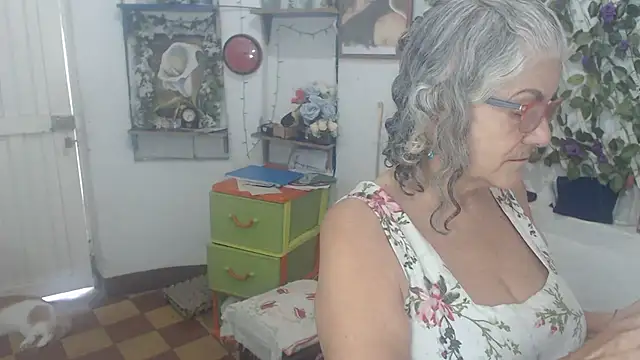 FunnyGrandma online show from 02.05.26