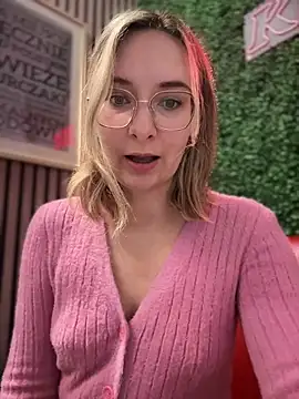 Snapshot of The_Snowwhitee chatting on 02.09.25 The Snowwhitee online show from 02.09.25