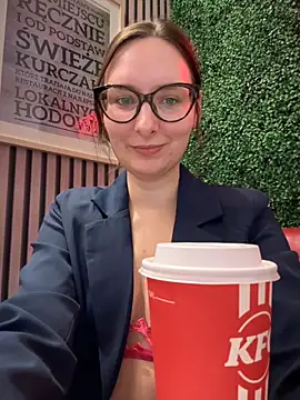 The Snowwhitee online show from 11.06.25