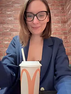 The Snowwhitee online show from 11.20.25