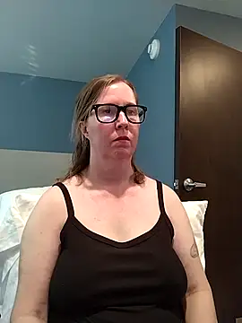 Snapshot of SweetandNaughty1 chatting on 10.02.25 SweetandNaughty1 online show from 10.02.25