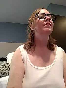 Snapshot of SweetandNaughty1 chatting on 10.15.25 SweetandNaughty1 online show from 10.15.25