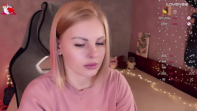 Snapshot of Your_Sweet_Lilu chatting on 03.19.25 Your Sweet Lilu online show from 03.19.25