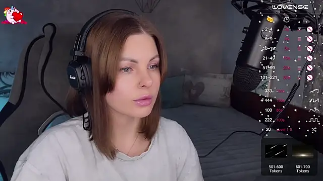 Snapshot of Your_Sweet_Lilu chatting on 09.29.25 Your Sweet Lilu online show from 09.29.25