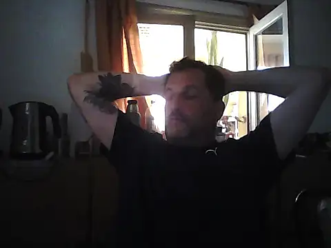 Snapshot of Reload_033 chatting on 04.20.26 Reload 033 online show from 04.20.26