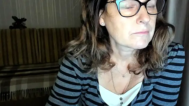 lauraoven online show from 10.27.25