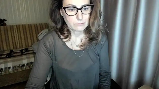 lauraoven online show from 12.20.25