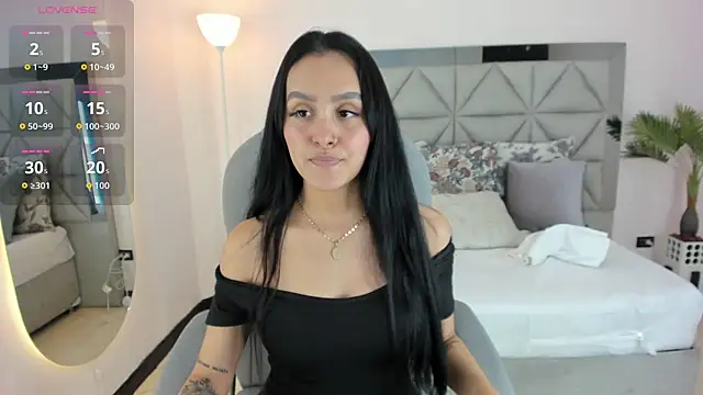 tati saldarriaga online show from 11.24.25