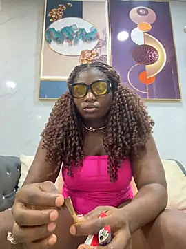 Snapshot of Sweetbootty chatting on 02.16.25 Sweetbootty online show from 02.16.25
