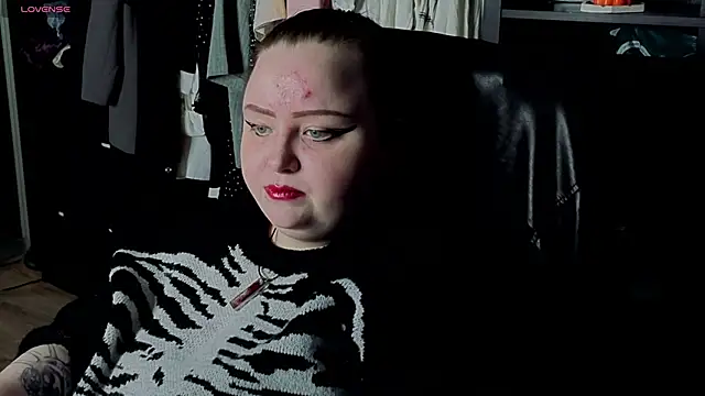 EMMA  CONNOR online show from 10.31.25