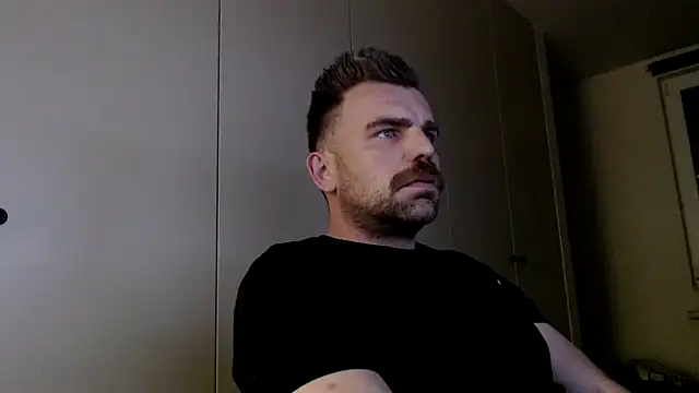 Snapshot of mrbigballs chatting on 04.29.26 mrbigballs online show from 04.29.26
