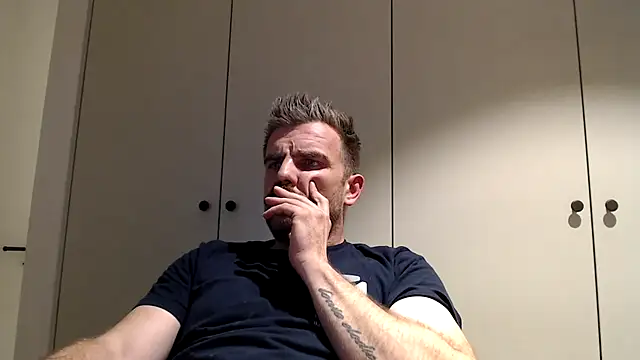 Snapshot of mrbigballs chatting on 06.12.26 mrbigballs online show from 06.12.26