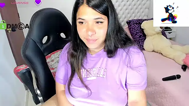 Karlathompson online show from 02.10.25