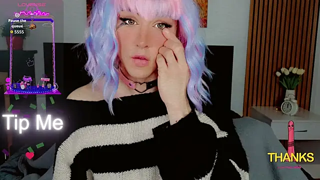 Snapshot of HelenSpellman chatting on 04.10.26 HelenSpellman online show from 04.10.26