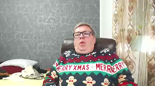 Snapshot of RobertStripX chatting on 12.26.24 RobertStripX online show from 12.26.24