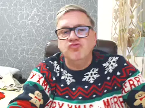 Snapshot of RobertStripX chatting on 12.26.24 RobertStripX online show from 12.26.24