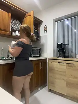 Snapshot of moniquerainx chatting on 12.13.24 moniquerainx online show from 12.13.24