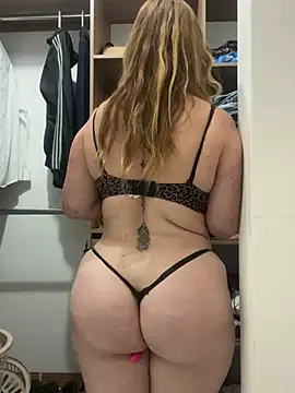 Snapshot of moniquerainx chatting on 12.17.24 moniquerainx online show from 12.17.24